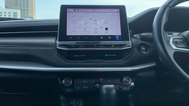 Second-hand 2024 Jeep Compass 2.0 Model S Opt 4x4 AT for sale in New Delhi-13