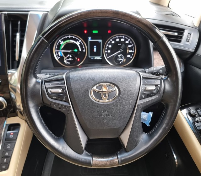 Second-hand 2022 Toyota Vellfire Executive Lounge BSVI for sale in Chennai-14