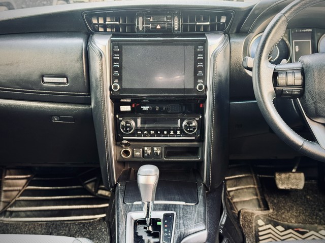 Second-hand 2025 Toyota Fortuner 4X2 Diesel AT for sale in New Delhi-14