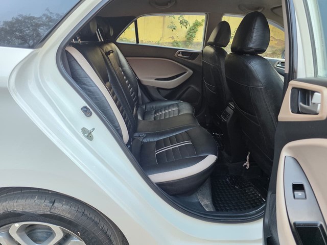 Second-hand 2018 Hyundai i20 Petrol Asta Option for sale in New Delhi-8