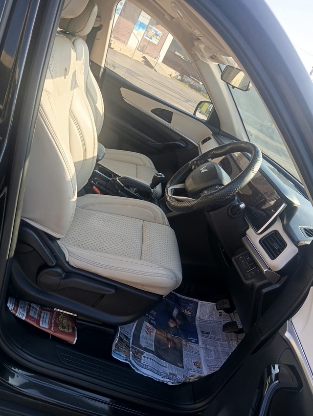 Second-hand 2024 Mahindra XUV700 AX5 7 Str Diesel for sale in Ludhiana-12