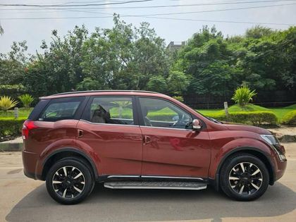 2019 Mahindra XUV500 W11 AT BSIV