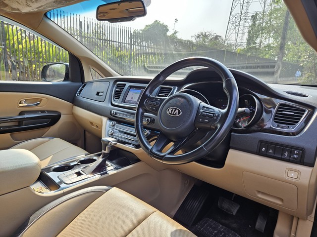 Second-hand 2020 Kia Carnival Limousine for sale in Mumbai-10