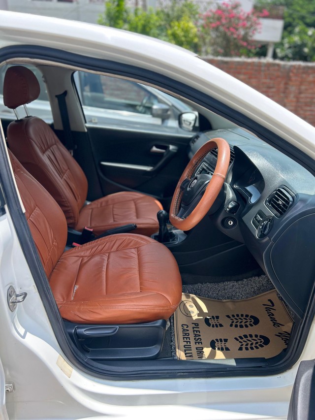 Second-hand 2015 Volkswagen Polo 1.2 MPI Comfortline for sale in Lucknow-9