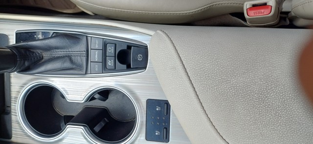 Second-hand 2019 Toyota Camry Hybrid 2.5 for sale in Ludhiana-11