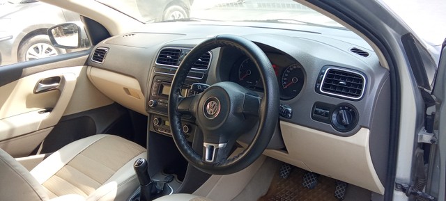 Volkswagen Vento IPL II Petrol Highline Second-hand 2011 Volkswagen Vento IPL II Petrol Highline for sale in Noida-5