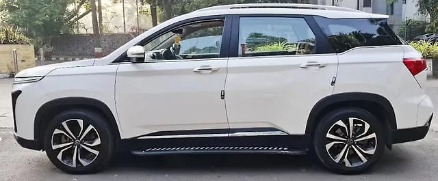 Second-hand 2023 MG Hector Plus 1.5 Turbo Savvy Pro CVT 7 Str BSVI for sale in Mumbai-3