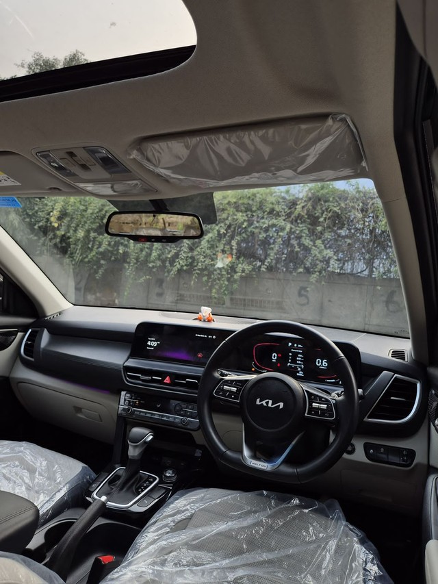 Second-hand 2023 Kia Seltos HTX IVT for sale in New Delhi-10