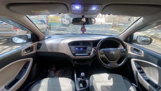 Second-hand 2019 Hyundai i20 Petrol Asta Option for sale in Bangalore-11