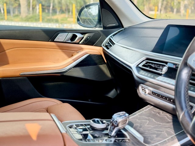 Second-hand 2021 BMW X7 xDrive30d DPE Signature for sale in New Delhi-12