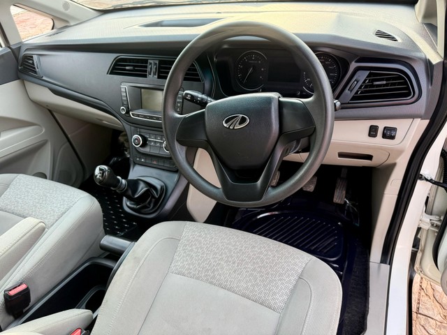 Second-hand 2019 Mahindra Marazzo M4 for sale in New Delhi-14