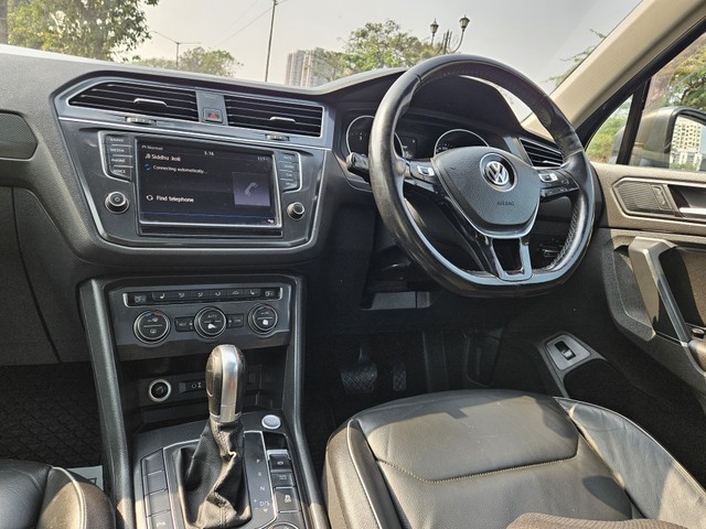 Second-hand 2017 Volkswagen Tiguan 2.0 TDI Highline for sale in Mumbai-16