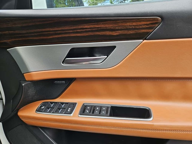 Second-hand 2017 Jaguar XF 2.0 Diesel Portfolio for sale in Mumbai-27