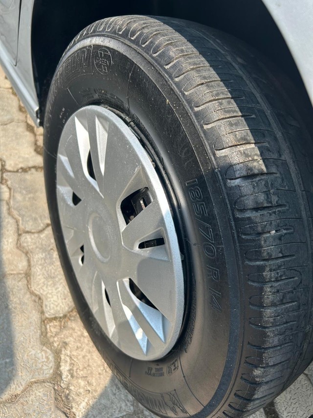 Second-hand 2013 Skoda Rapid 1.6 MPI Ambition for sale in Lucknow-5