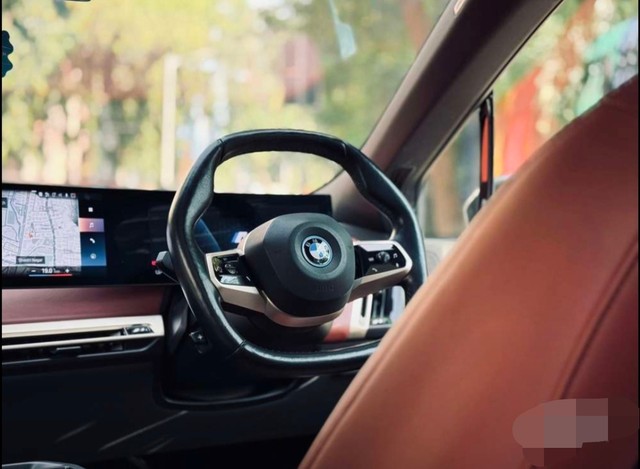 Second-hand 2023 BMW iX xDrive40 for sale in Chennai-4