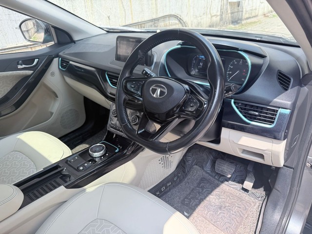Second-hand 2023 Tata Nexon EV XZ Plus LUX for sale in Thane-9