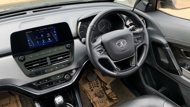 Second-hand 2022 Tata Harrier XTA Plus AT BSVI for sale in New Delhi-21