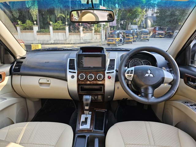 Second-hand 2015 Mitsubishi Pajero Sport 4X2 AT for sale in Mumbai-18