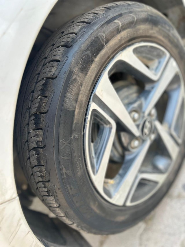 Second-hand 2020 Hyundai Aura SX Plus AMT for sale in Lucknow-9