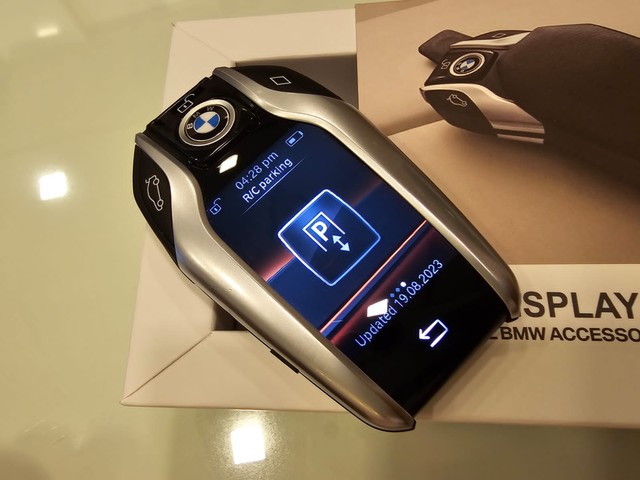 Second-hand 2022 BMW 5 Series 520d Luxury Line for sale in Mumbai-24