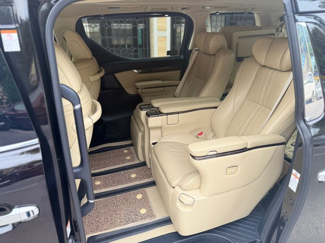Second-hand 2020 Toyota Vellfire Executive Lounge BSVI for sale in New Delhi-15