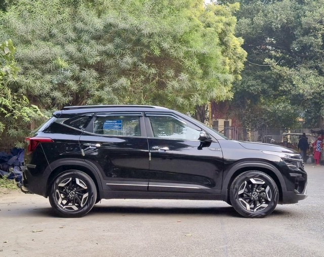 Second-hand 2023 Kia Seltos HTX IVT for sale in New Delhi-1