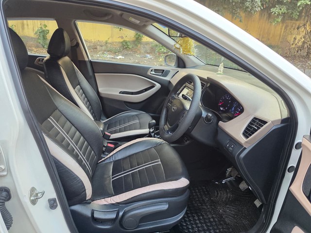 Second-hand 2018 Hyundai i20 Petrol Asta Option for sale in New Delhi-9