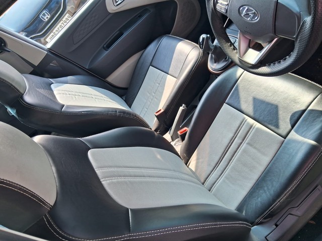 Second-hand 2022 Hyundai Aura SX Plus AMT for sale in Lucknow-7