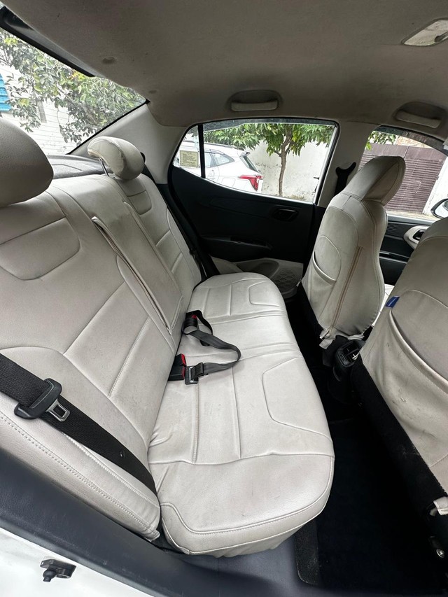 Second-hand 2021 Hyundai Aura S CNG for sale in Lucknow-11