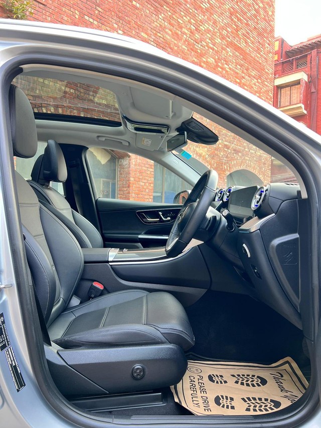 Second-hand 2024 Mercedes-Benz GLC 300 for sale in New Delhi-9