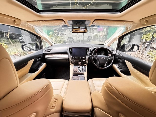 Second-hand 2021 Toyota Vellfire Executive Lounge BSVI for sale in Chennai-9