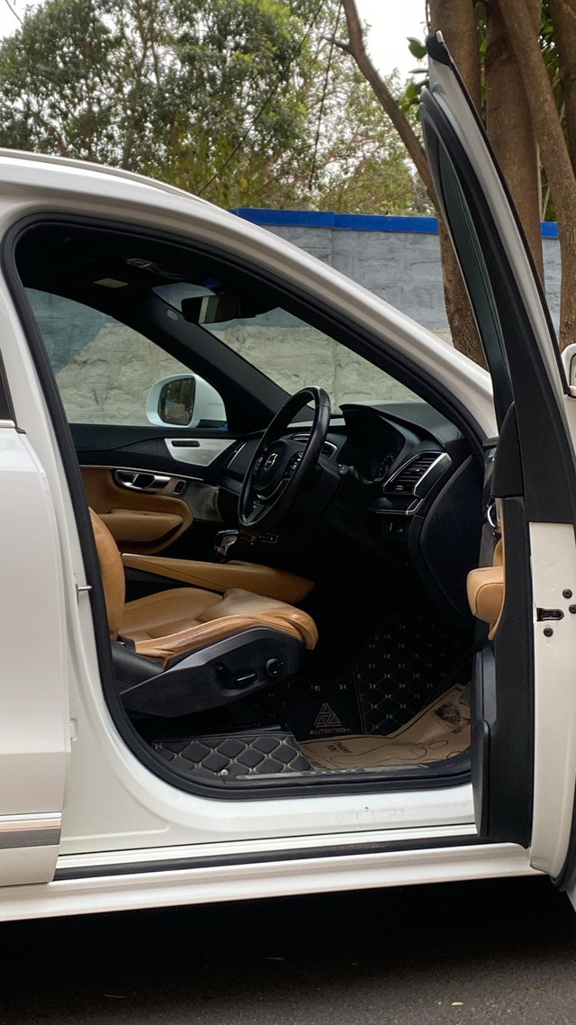 Second-hand 2021 Volvo XC90 D5 Inscription for sale in Bangalore-5