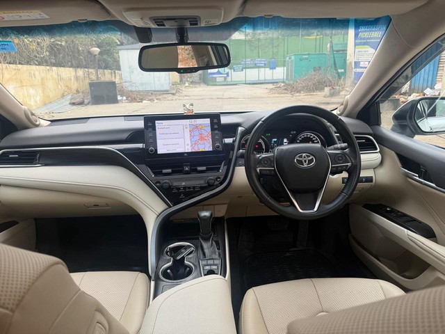 Second-hand 2023 Toyota Camry 2.5 Hybrid BSVI for sale in New Delhi-8