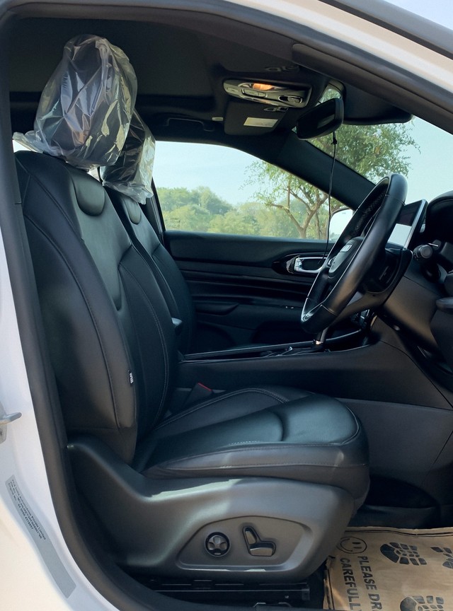 Second-hand 2024 Jeep Compass 2.0 Model S Opt 4x4 AT for sale in New Delhi-17