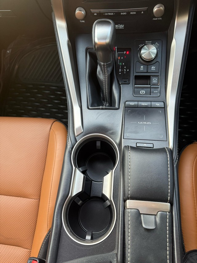 Second-hand 2018 Lexus NX 300h for sale in New Delhi-16