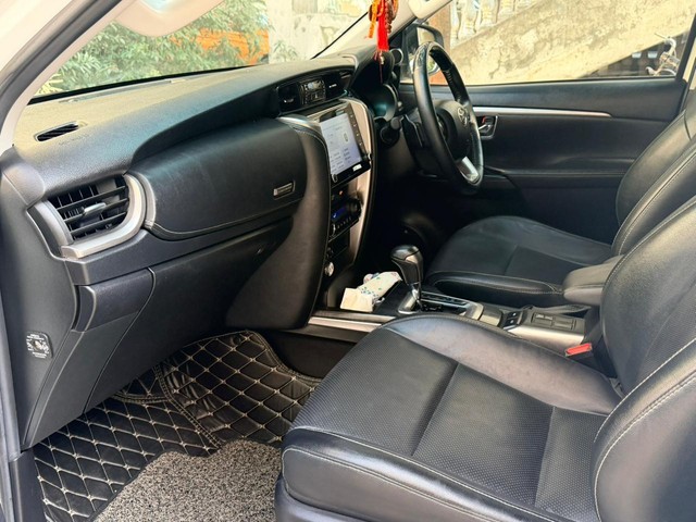 Second-hand 2022 Toyota Fortuner 4X2 AT BSVI for sale in New Delhi-13