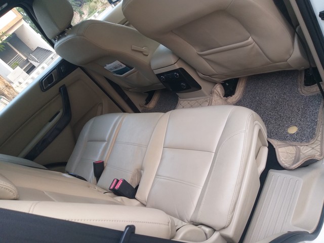 Second-hand 2020 Ford Endeavour Titanium Plus 4X2 for sale in Ludhiana-12