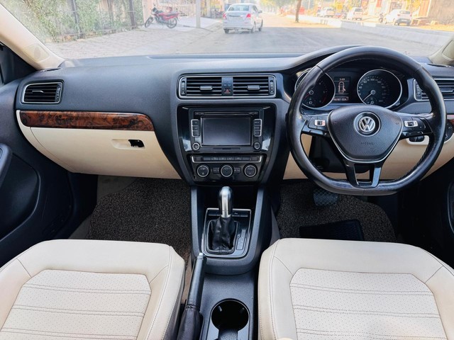 Second-hand 2016 Volkswagen Polo 1.2 MPI Highline for sale in Jaipur-8