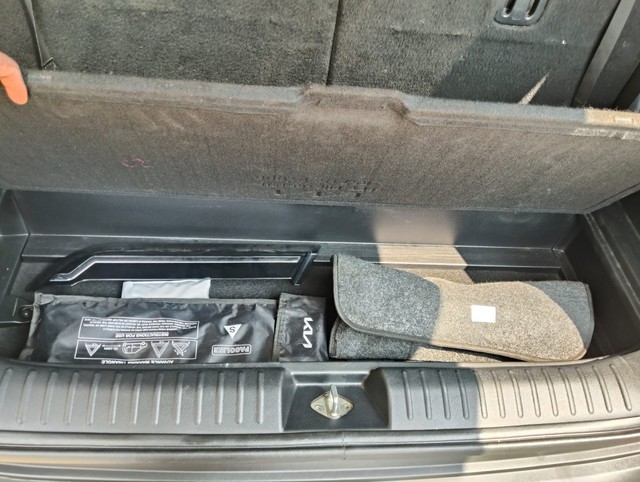 Kia Carens Luxury Plus Diesel AT BSVI Second-hand 2023 Kia Carens Luxury Plus Diesel AT BSVI for sale in Chennai-11