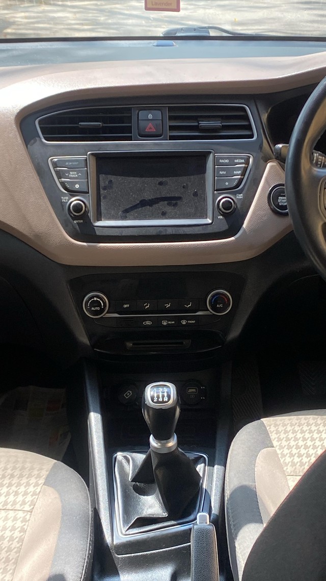 Second-hand 2019 Hyundai i20 Petrol Asta Option for sale in Bangalore-12