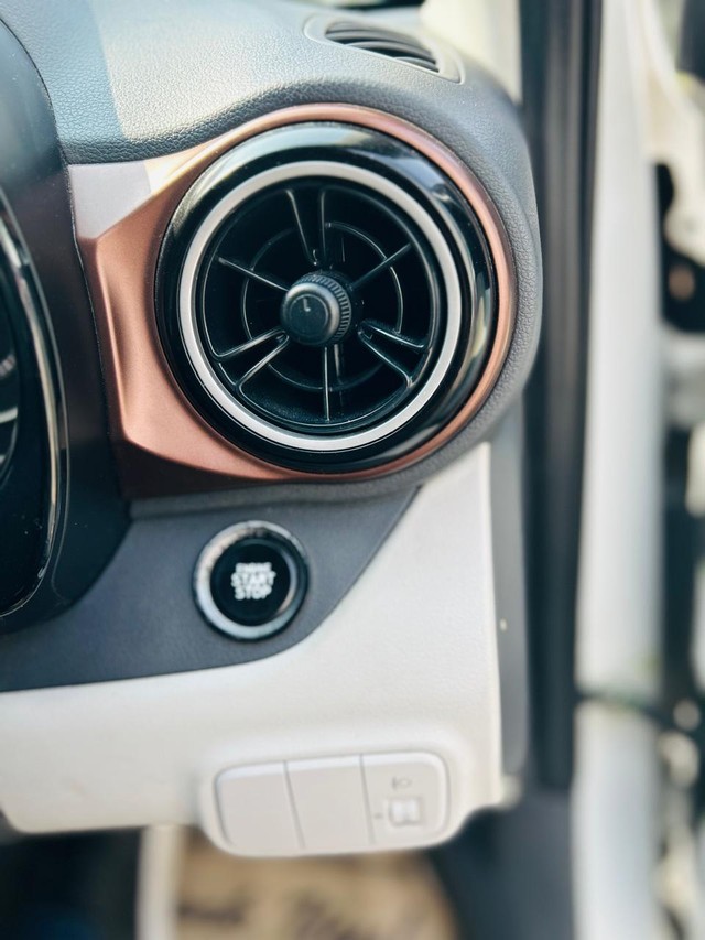 Second-hand 2020 Hyundai Aura SX Plus AMT for sale in Lucknow-8