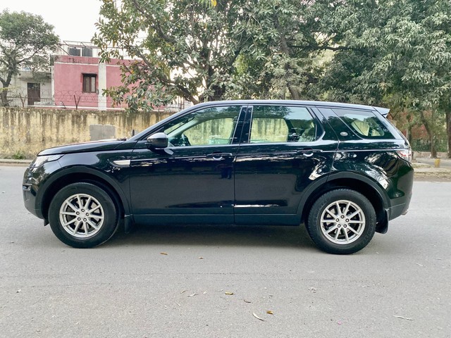 Second-hand 2016 Land Rover Discovery Sport TD4 HSE 7S for sale in New Delhi-3