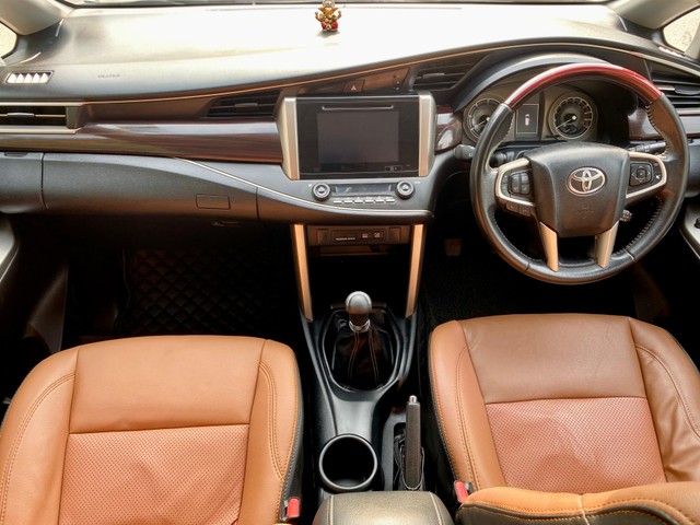 Second-hand 2019 Toyota Innova Crysta 2.4 GX MT BSIV for sale in New Delhi-16