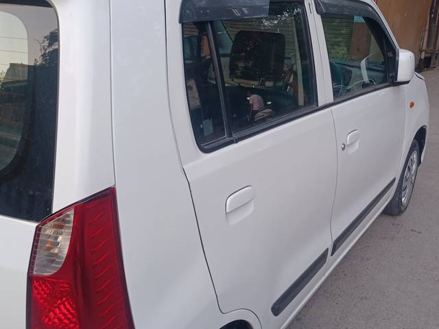https://images10.gaadi.com/usedcar_image/TP1A.220624.014/original/66fd8642-d08a-4185-a823-36084586b8f0.jpg?imwidth=6402