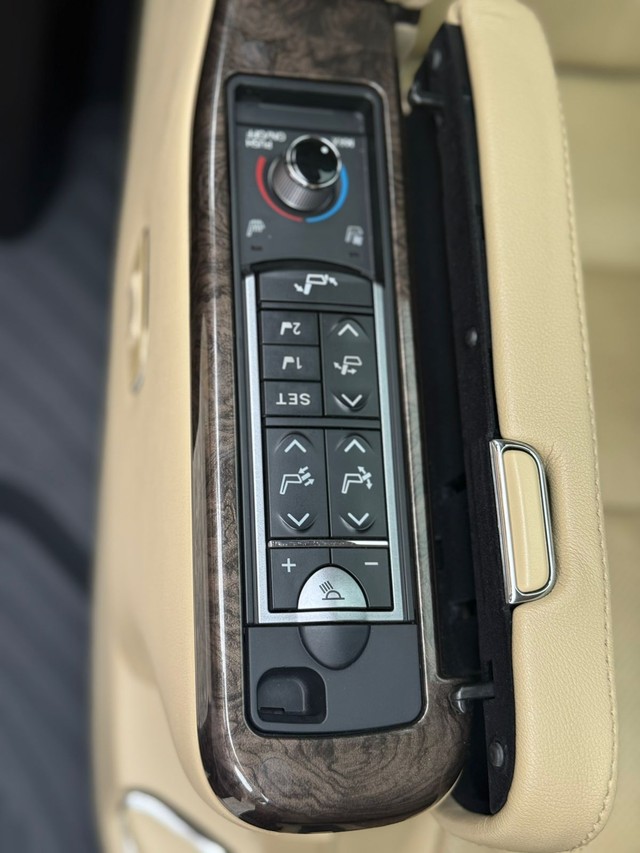 Second-hand 2020 Toyota Vellfire Executive Lounge BSVI for sale in New Delhi-9