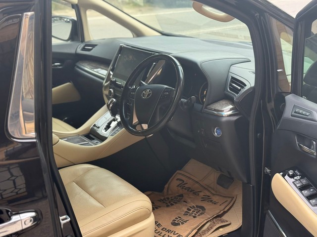 Second-hand 2020 Toyota Vellfire Executive Lounge BSVI for sale in New Delhi-6