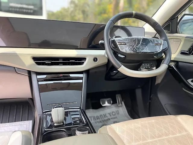 Mahindra XEV 9e Pack Three Select 11.2kw Charger - Photo 7