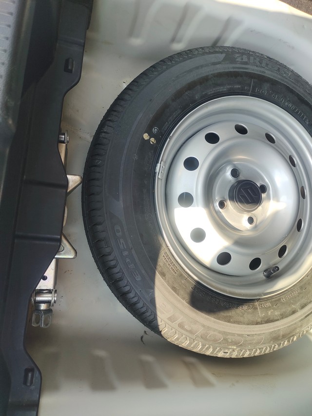 Second-hand 2018 Maruti Swift Dzire LXI 1.2 BS IV for sale in Jodhpur-3