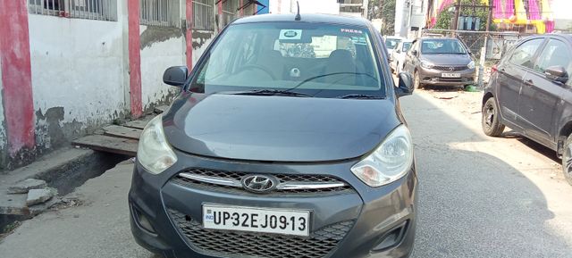 Hyundai i10 मैग्ना Second-hand 2012 Hyundai i10 मैग्ना for sale in Noida