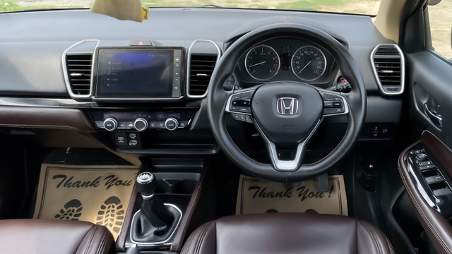 Second-hand 2021 Honda City V MT for sale in New Delhi-13